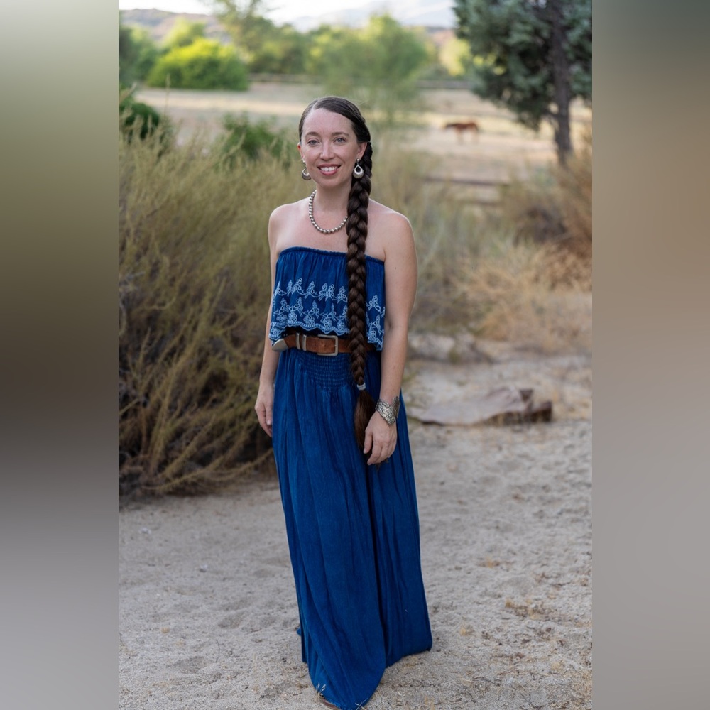 Small strapless blue dress